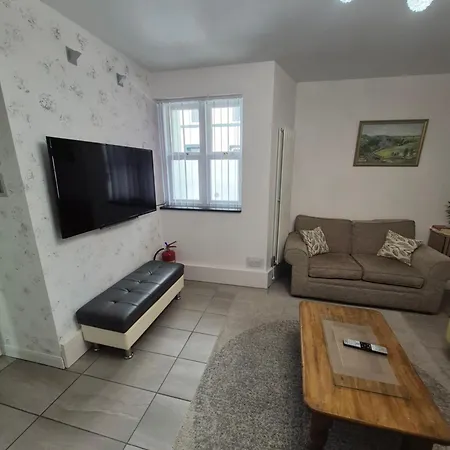 Town Centre Ground Floor Apartment